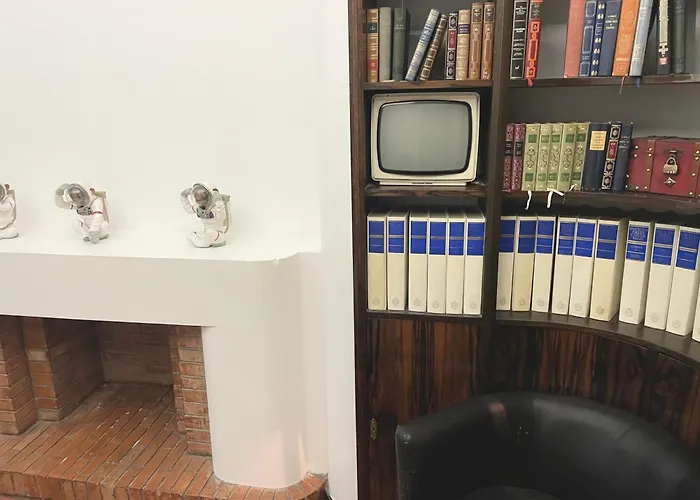 Le Palace, אכסניה