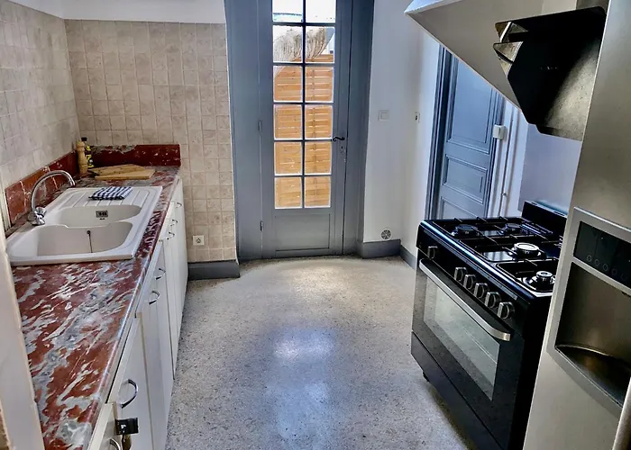 Le Palace, אכסניה *